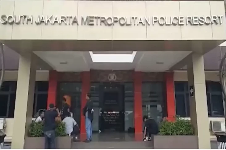 Polres Jaksel Olah TKP...