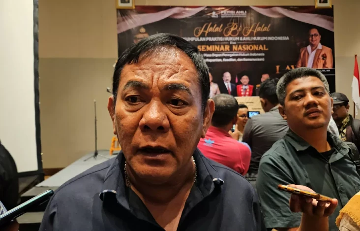 Ricky Sitohang Buka...