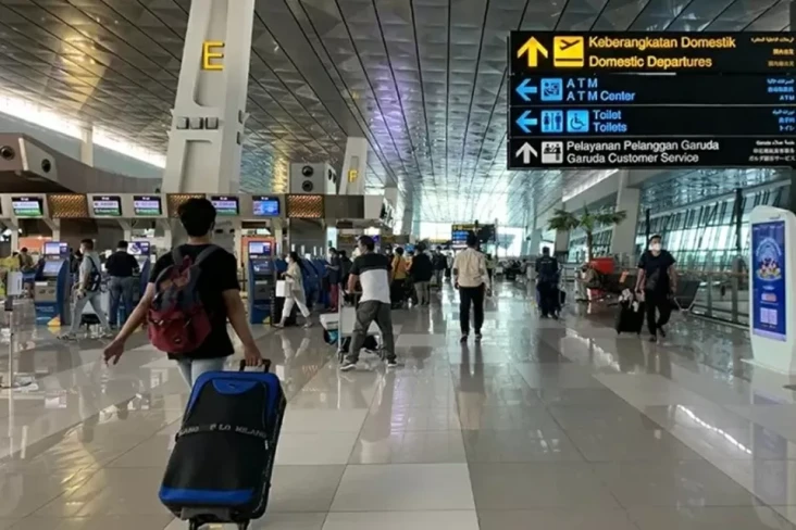 Cuaca Buruk di Bandara...