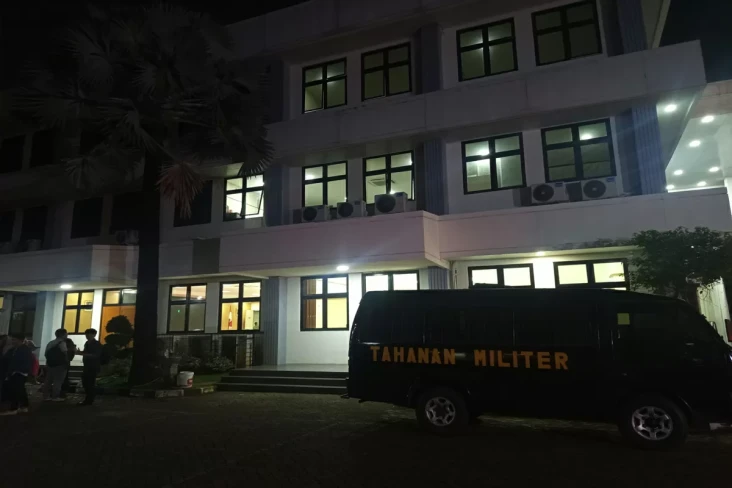 TNI Limpahkan Berkas...