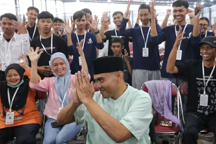 Kebahagiaan Karyawan...