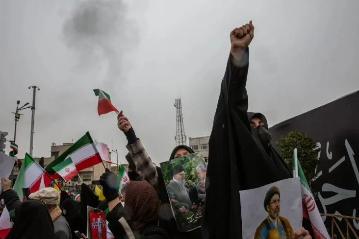 Jelang Dibom AS, Iran...