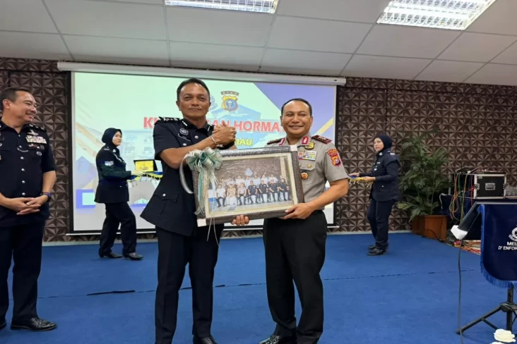 Polda Riau Perkuat Kolaborasi...