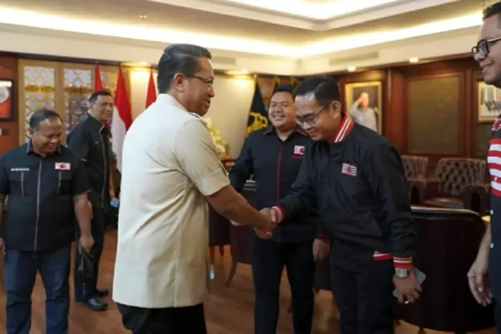 Anas dan 20 Kader Mundur,...