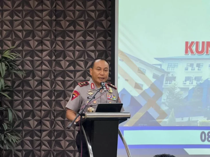 Kapolda Riau Copot Kapolsek...