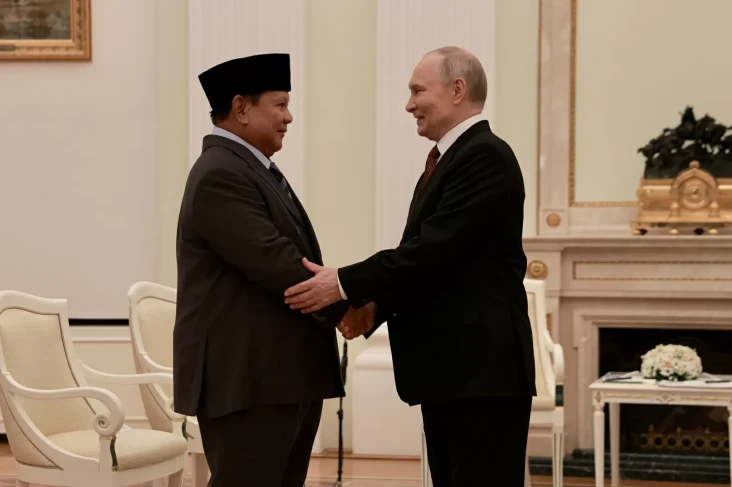 Prabowo Bertemu Putin,...