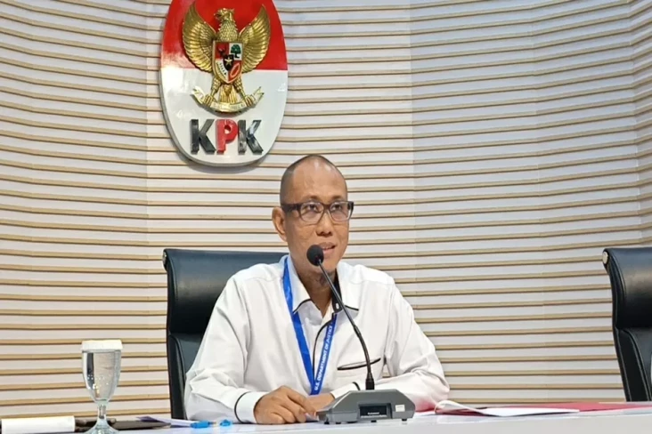 Tersangka Korupsi Siman...