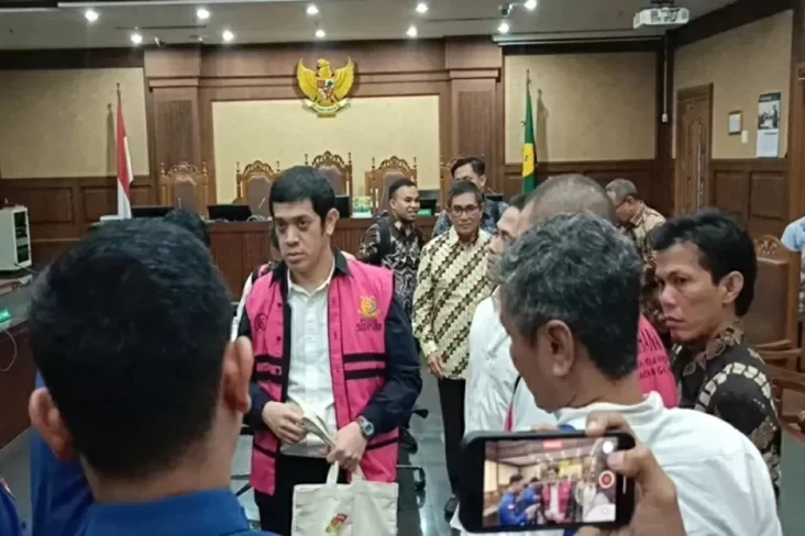 Kerry Anak Riza Chalid...