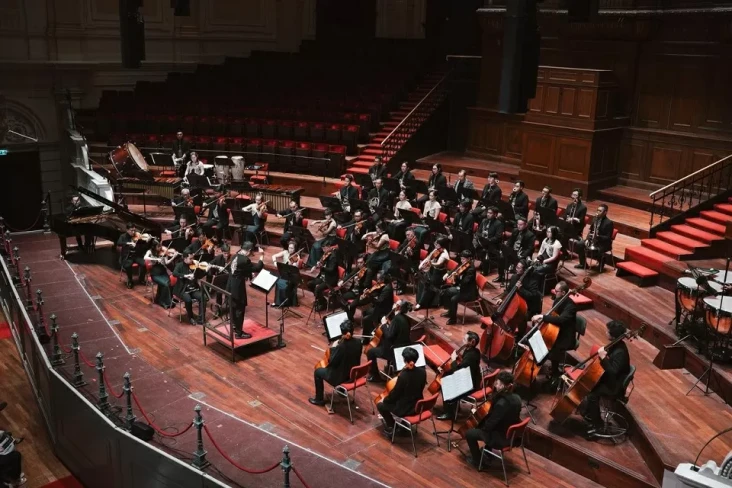 Avip Priatna Bawa Orkestra...