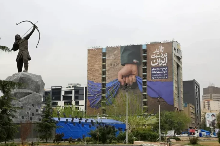 Iran Buka Selat Hormuz...