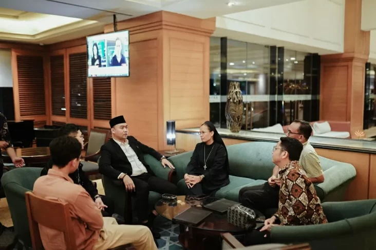 Stafsus Menag Dialog...