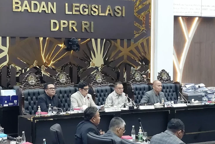 Dasco Pimpin Rapat Pengambilan...