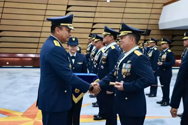 11 Pati TNI AU Terima...