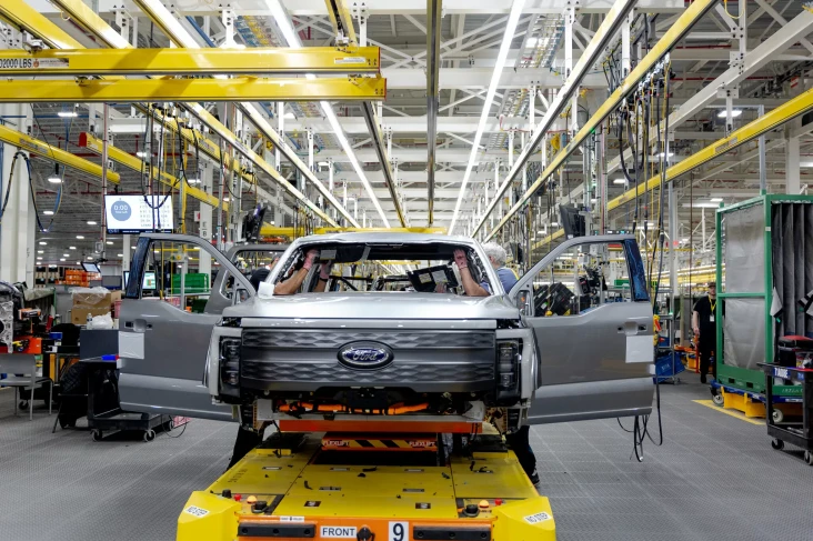 Ford Menyerah pada Dominasi...