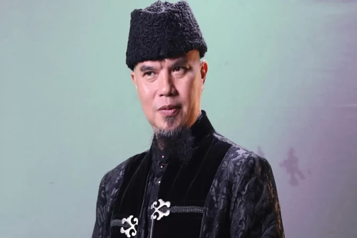 Tanggal Pernikahan El...