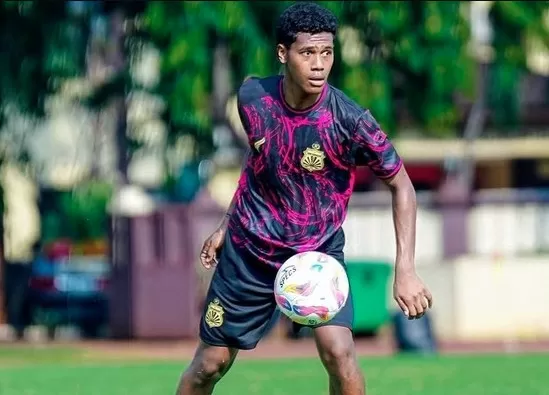Fadly Alberto Ditinggal...