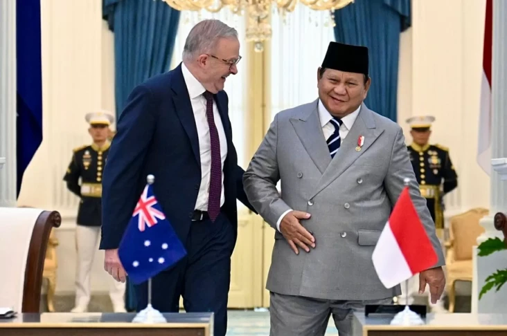 Prabowo Diskusi dengan...