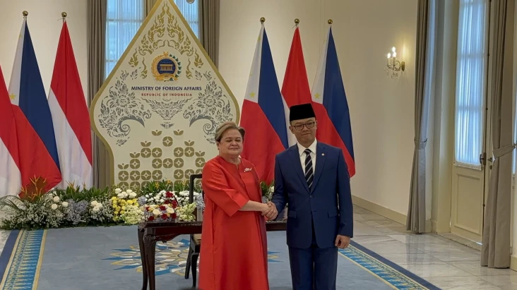 Sugiono Bertemu Menlu...