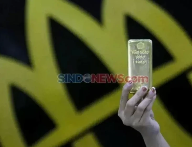 Harga Emas Antam Turun...