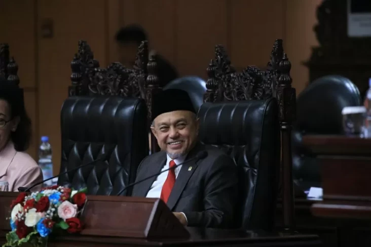 Cadangan Beras Hampir...