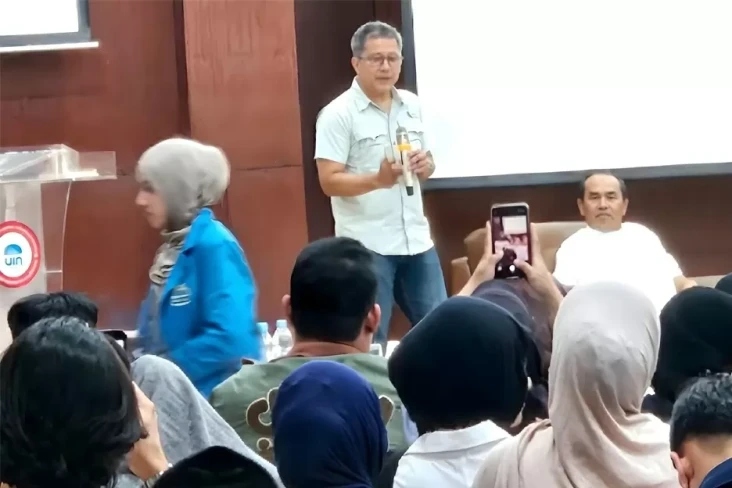 Rocky Gerung Kritik...