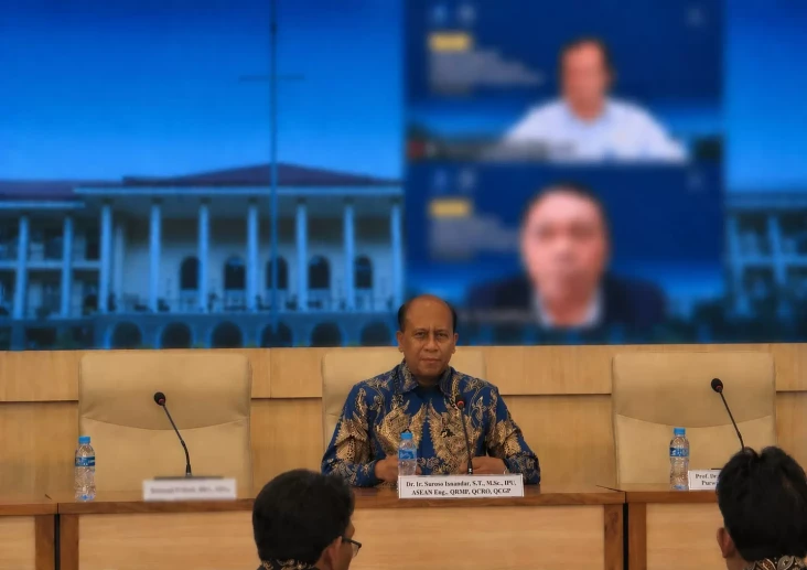 Direktur PLN Suroso...