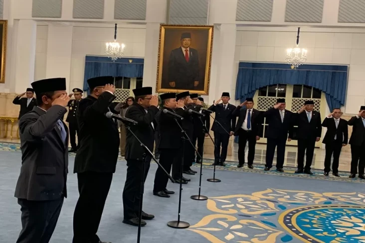 Presiden Prabowo Lantik...