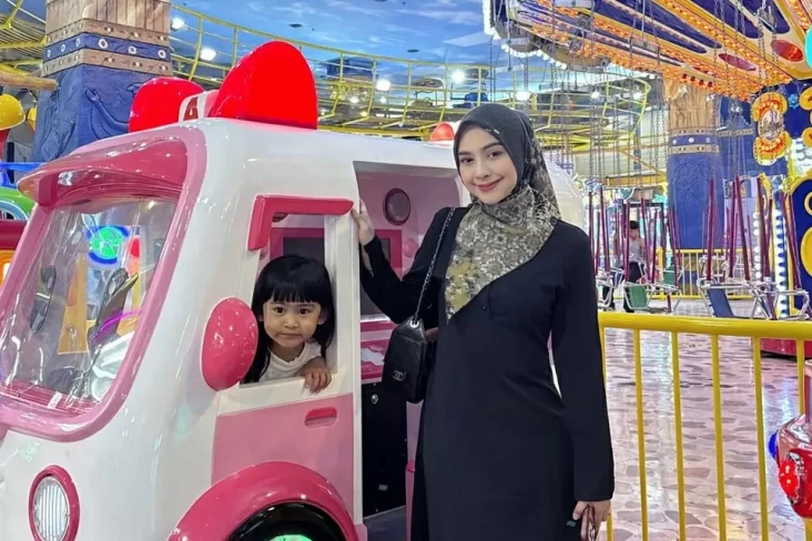 Ria Ricis Akui Operasi...