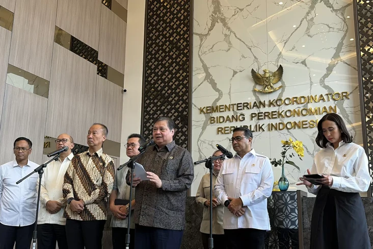 Darurat, Pemerintah...