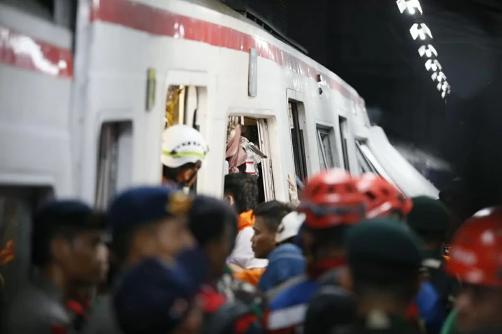 52 Korban Tabrakan Kereta...