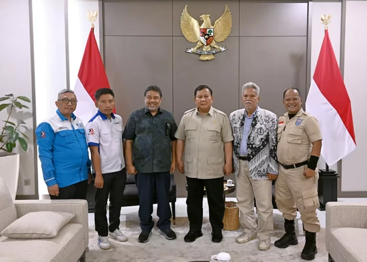 Prabowo Dialog dengan...