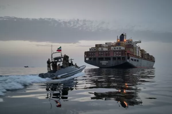 Krisis Selat Hormuz:...