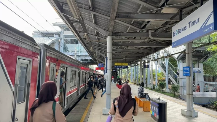KRL Bekasi-Cikarang...