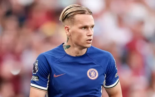 Pemain Chelsea Mykhailo...