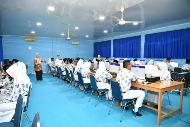 Daftar 783 Sekolah Gratis...