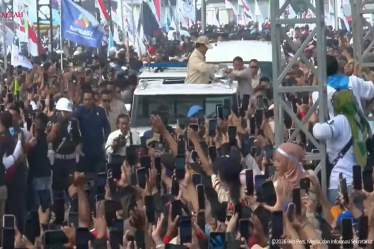Naik Maung, Presiden...