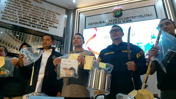 Polisi Tangkap 101 Orang...