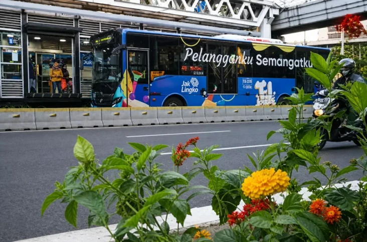 Transjakarta Buka Loker...