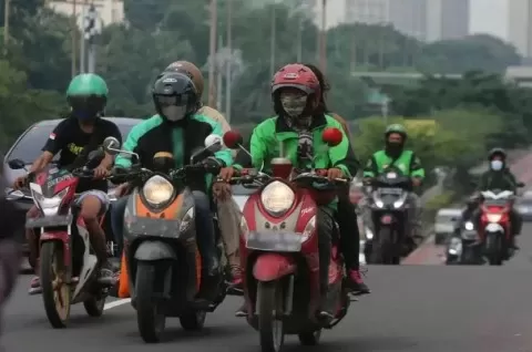 Prabowo Pangkas Komisi...