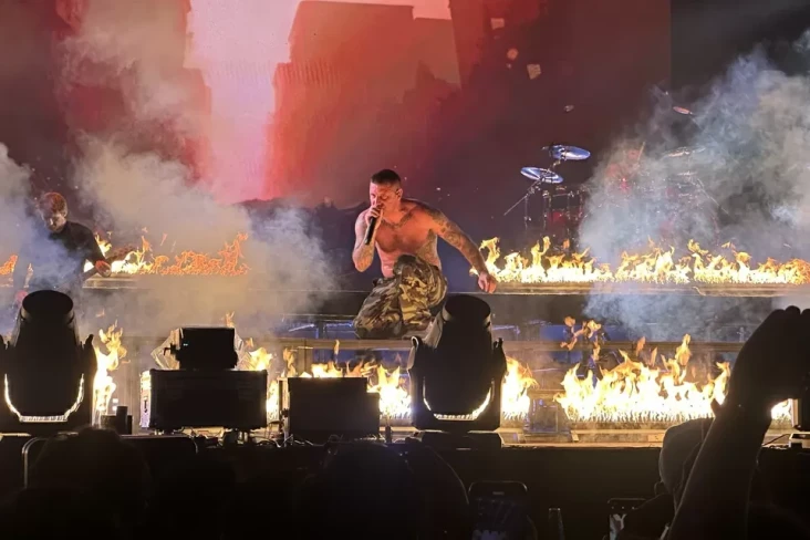 Parkway Drive Tutup...