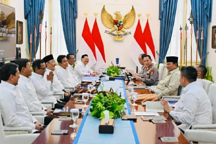 Prabowo Pilih Skema...