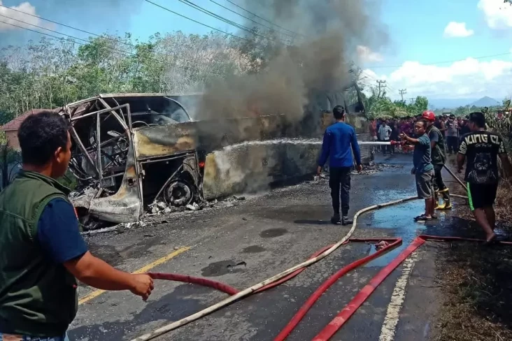 Kecelakaan Maut Bus...