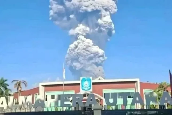 Update Erupsi Gunung...