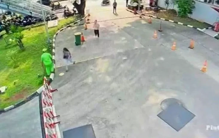 Perempuan Dikejar dan...