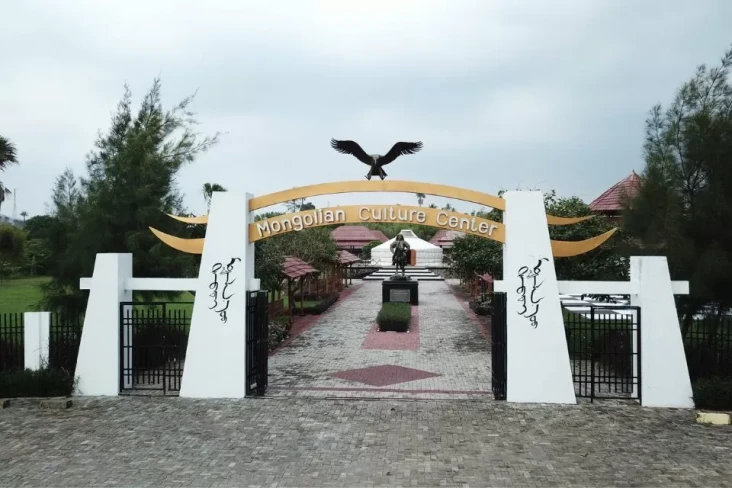 Merasakan Keunikan Budaya...