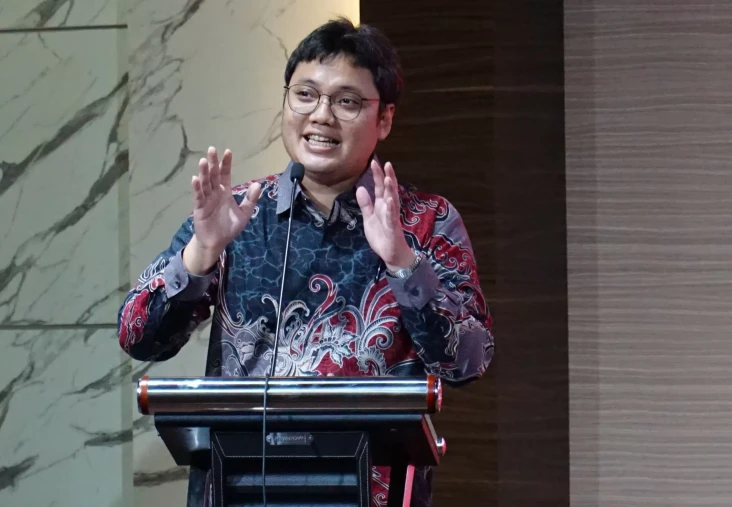 Pertumbuhan Industri...