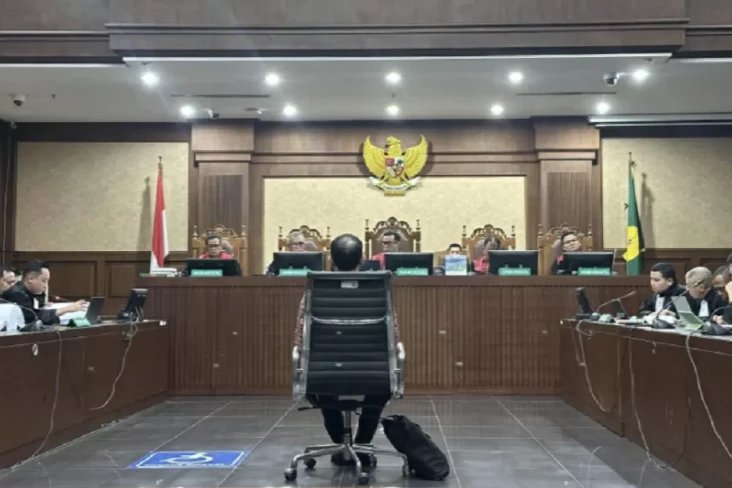 Nadiem Dituntut 18 Tahun...