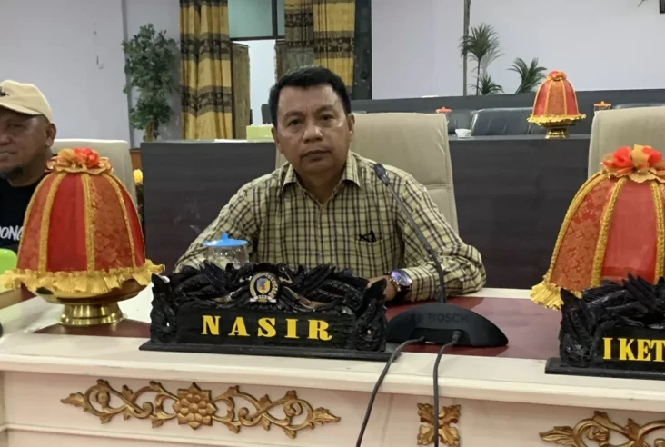 Kapal Pelni Tak Kunjung...