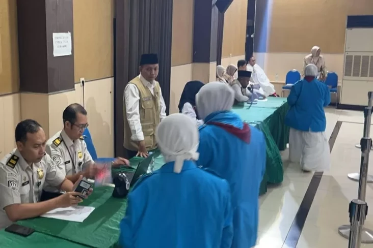 Imigrasi Surabaya Gagalkan...