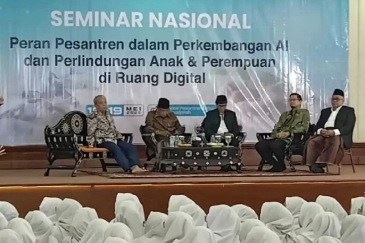 Komdigi Siapkan Roadmap...